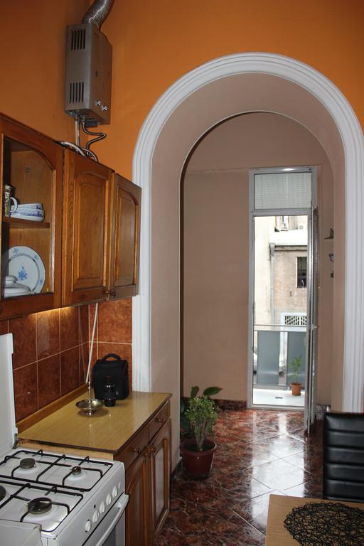 Apartment In Purtseladze Street Tbiliszi Kültér fotó
